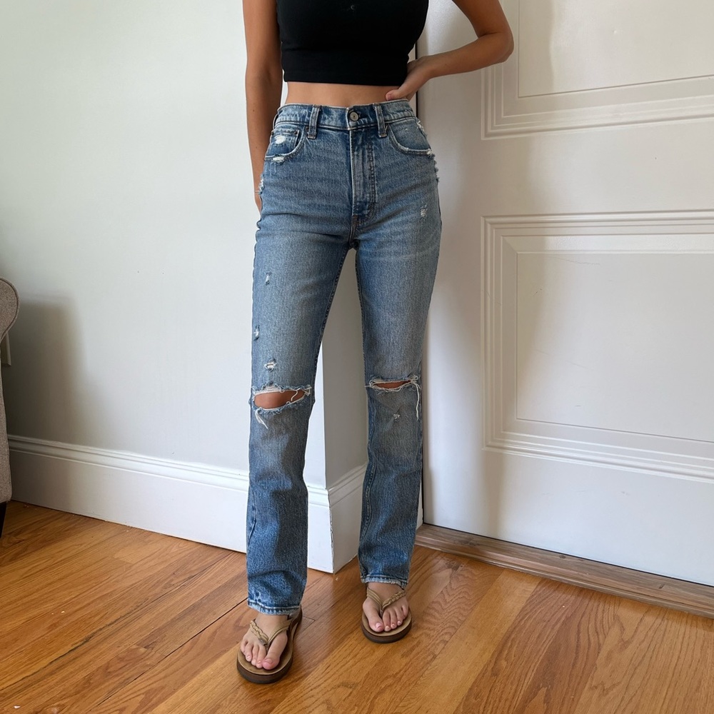Abercrombie & Fitch high rise 90’s jeans
